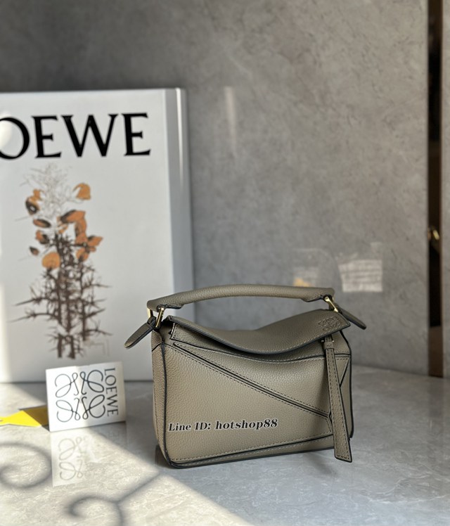 Loewe專櫃經典款2022新顏色迷你女包 羅意威Puzzle系列Mini女款手提肩背包小牛皮幾何包 10173 lyw1510